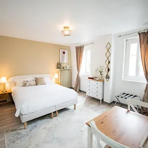 villa-vichia-appartement-33.hotels-rhonealpes.com/